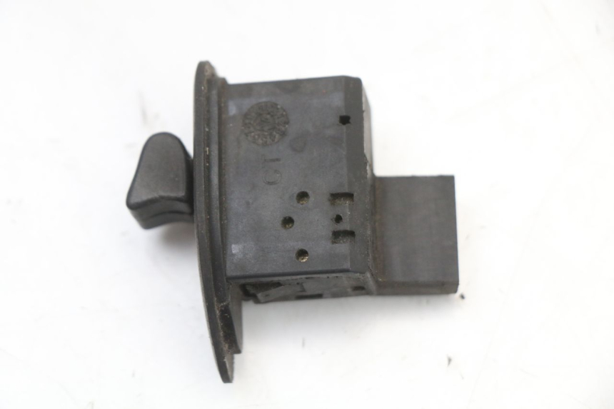 photo de INTERRUPTOR DE INTERMITENTES PIAGGIO FLY 2T 50 (2004 - 2017) - Zoom estado de uso