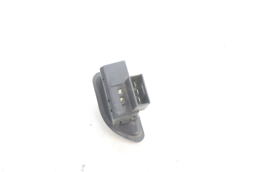photo de INTERRUPTOR DE INTERMITENTES PIAGGIO FLY 2T 50 (2004 - 2017) - Otra perspectiva