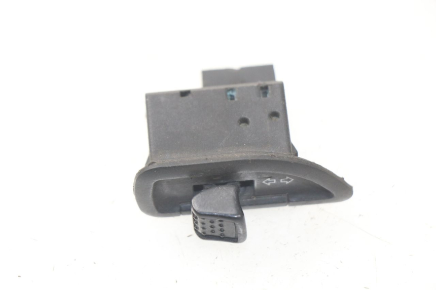 photo de INTERRUPTOR DE INTERMITENTES PIAGGIO LIBERTY 4T 50 (2004 - 2008) - Detalle de la pieza