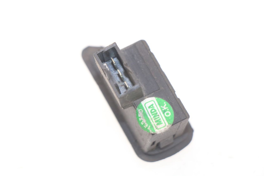 photo de INTERRUPTOR DE INTERMITENTES PIAGGIO LIBERTY 4T 50 (2004 - 2008) - Zoom estado de uso