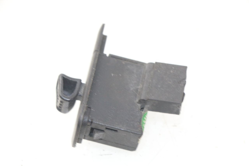 photo de INTERRUPTOR DE INTERMITENTES PIAGGIO LIBERTY 4T 50 (2004 - 2008) - Otra perspectiva
