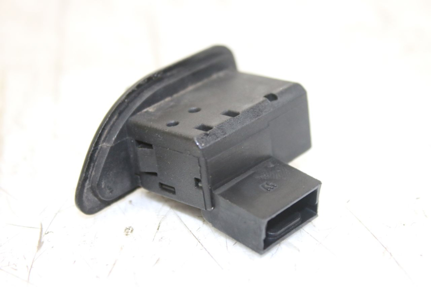 photo de INTERRUPTOR DE INTERMITENTES PIAGGIO LIBERTY 4T 50 (2004 - 2008) - Detalle de la pieza