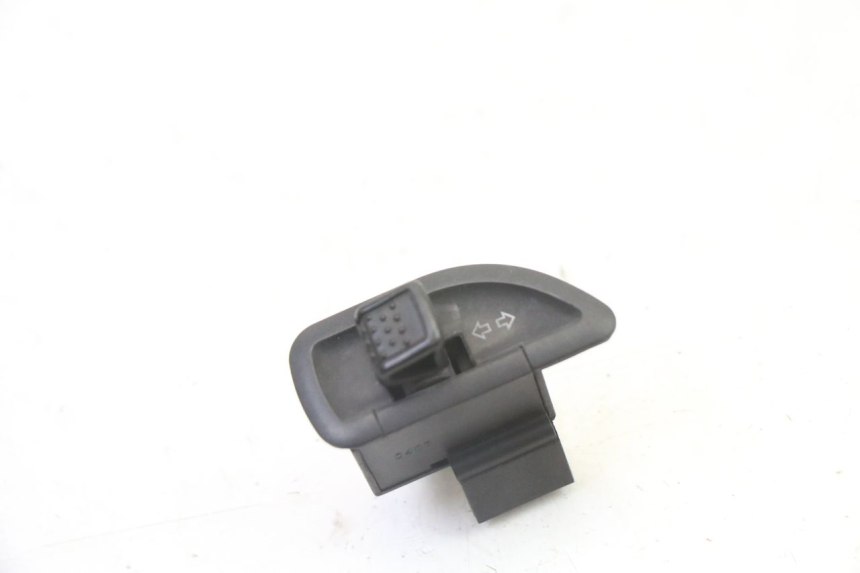 photo de INTERRUPTOR DE INTERMITENTES PIAGGIO LIBERTY 4T 50 (2009 - 2015) - Vista principal