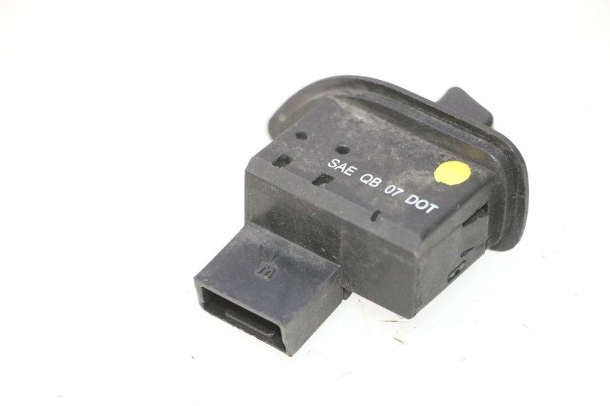 photo de INTERRUPTOR DE INTERMITENTES PIAGGIO LIBERTY IGET 4T 50 (2015 - 2020) - Detalle de la pieza