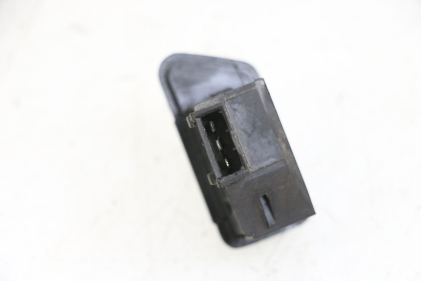 photo de INTERRUPTOR DE INTERMITENTES KYMCO LIKE 125 (2009 - 2016) - Zoom estado de uso