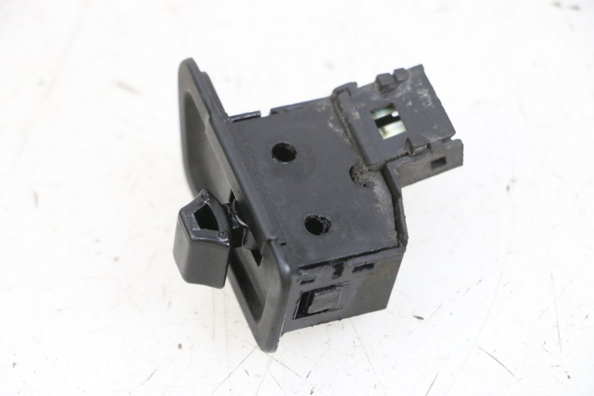 photo de INTERRUPTOR DE INTERMITENTES KYMCO LIKE 125 (2009 - 2016) - Otra perspectiva