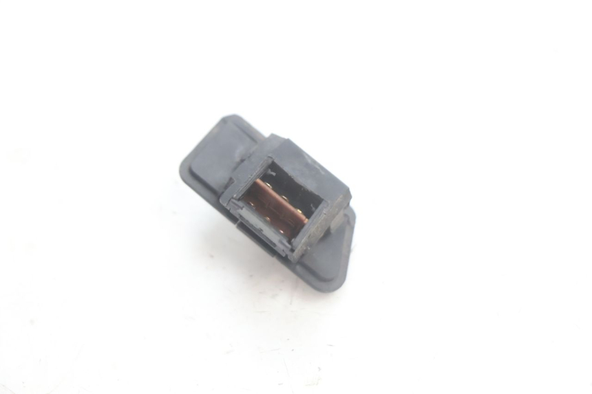 photo de INTERRUPTOR DE INTERMITENTES KYMCO LIKE 125 (2009 - 2016) - Otra perspectiva