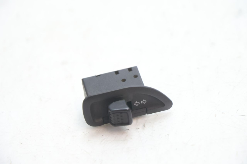 photo de CONMUTADOR INTERMITENTE PIAGGIO MP3 LT 300 (2010 - 2016) - Vista principal