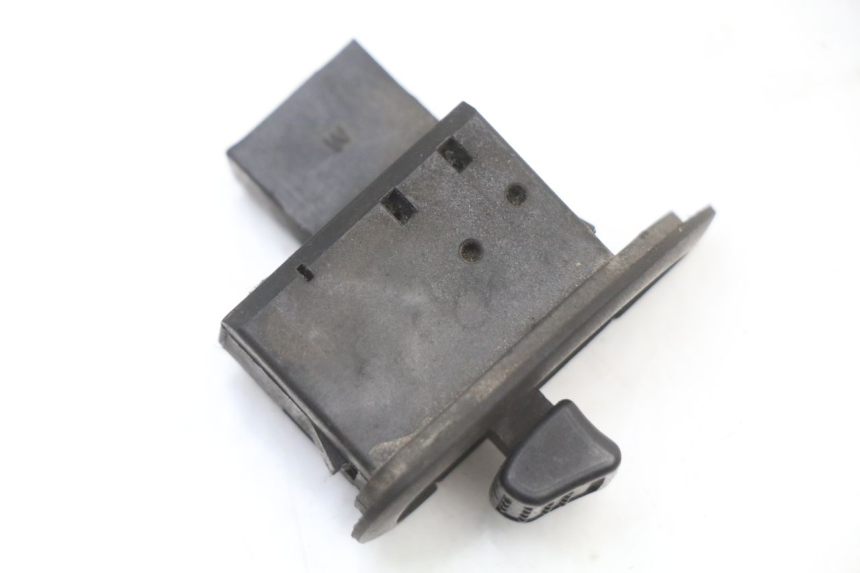 photo de INTERRUPTOR DE INTERMITENTES PIAGGIO NEW TYPHOON 50 (2018 - 2021) - Otra perspectiva