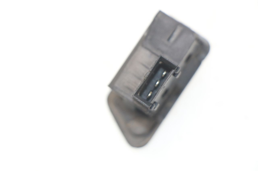 photo de INTERRUPTOR DE INTERMITENTES SYM ORBIT 2 4T 50 (2008 - 2017) - Detalle de la pieza