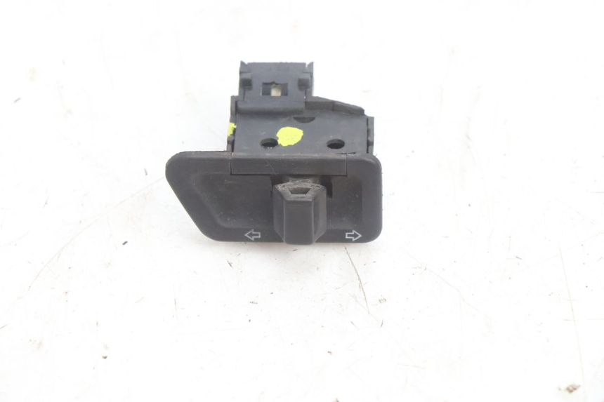photo de INTERRUPTOR DE INTERMITENTES SYM ORBIT 2 4T 50 (2008 - 2017) - Vista principal