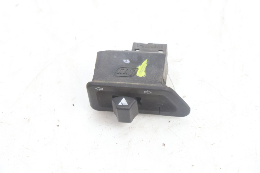 photo de INTERRUPTOR DE INTERMITENTES SYM ORBIT 2 4T 50 (2008 - 2017) - Detalle de la pieza