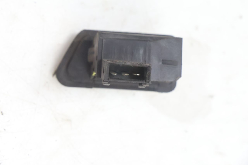 photo de INTERRUPTOR DE INTERMITENTES SYM ORBIT 2 4T 50 (2008 - 2017) - Otra perspectiva