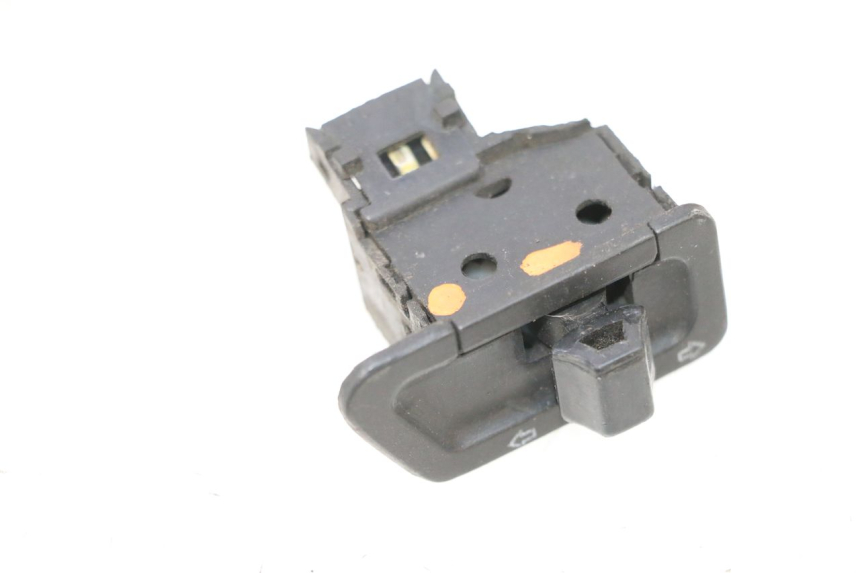 photo de INTERRUPTOR DE INTERMITENTES SYM ORBIT III 3 4T 50 (2018 - 2021) - Zoom estado de uso