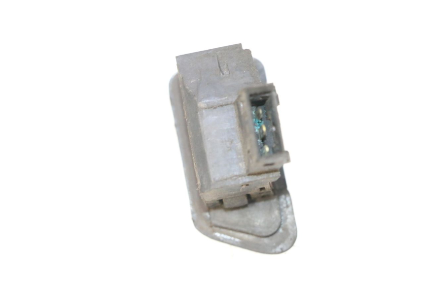 photo de INTERRUPTOR DE INTERMITENTES SYM ORBIT III 3 4T 50 (2018 - 2021) - Otra perspectiva