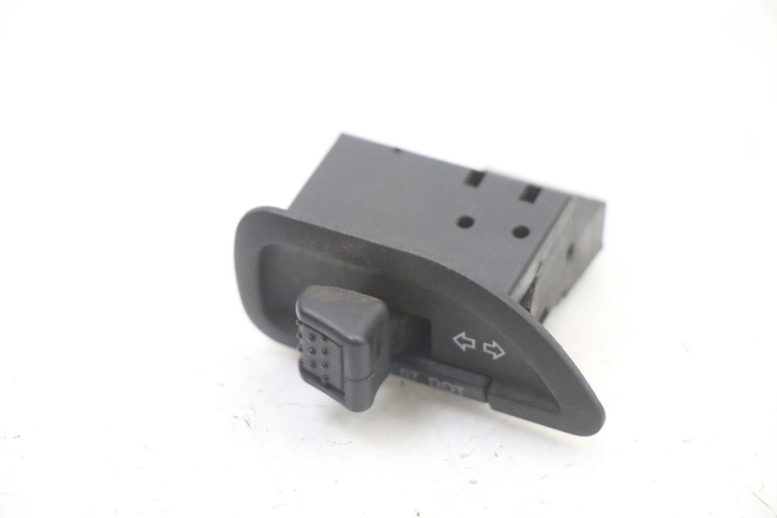 photo de CONMUTADOR INTERMITENTE PIAGGIO NRG POWER PUREJET 50 (2018 - 2021) - Zoom estado de uso