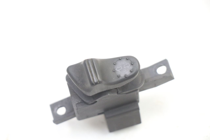 photo de INTERRUPTOR DE INTERMITENTES PIAGGIO VESPA GRANTURISMO 125 (2003 - 2007) - Vista principal