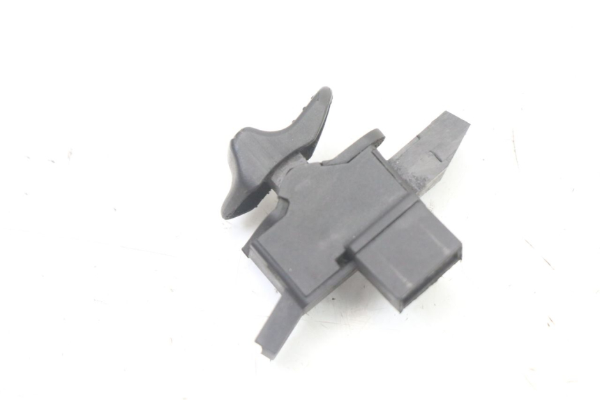 photo de INTERRUPTOR DE INTERMITENTES PIAGGIO VESPA GRANTURISMO 125 (2003 - 2007) - Zoom estado de uso