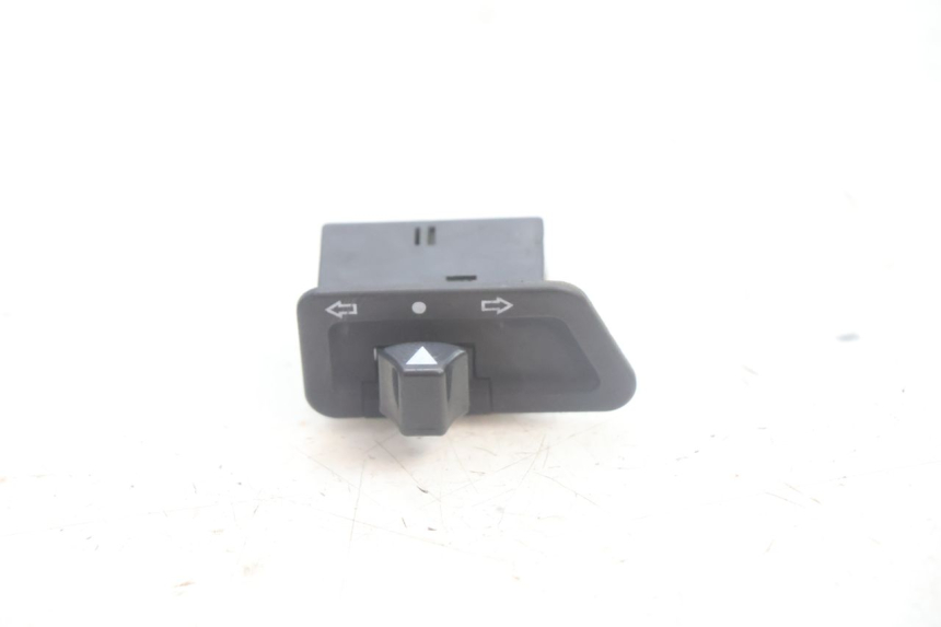 photo de CONMUTADOR INTERMITENTE JM MOTORS SANTANA EVO 50 (2024 - 2026) - Vista principal