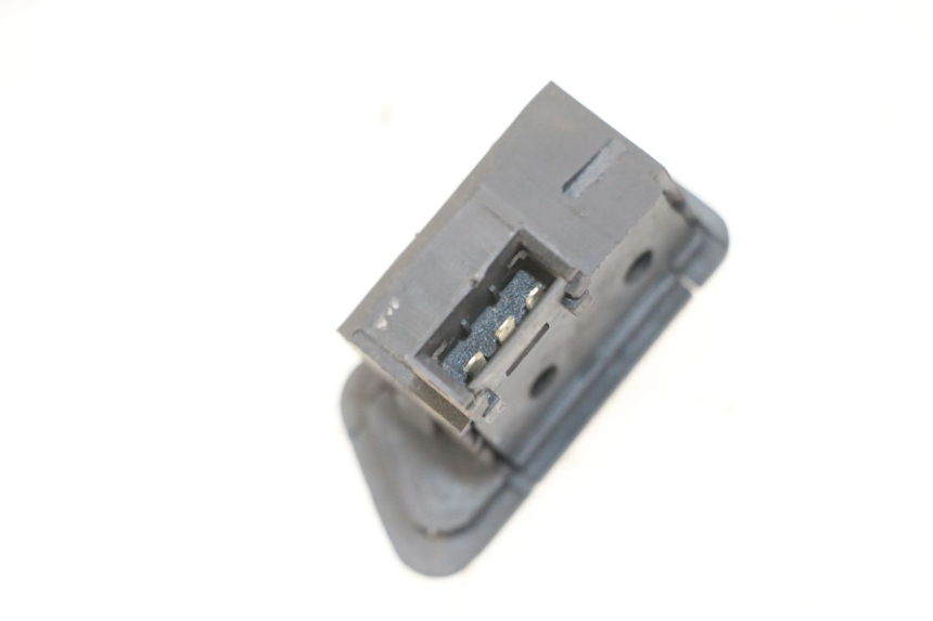 photo de INTERRUPTOR DE INTERMITENTES SYM ORBIT 2 4T 50 (2008 - 2017) - Zoom estado de uso