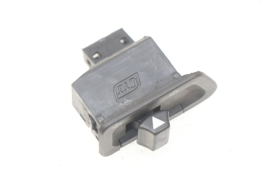 photo de INTERRUPTOR DE INTERMITENTES. PEUGEOT TWEET 4T 50 (2018 - 2022) - Detalle de la pieza