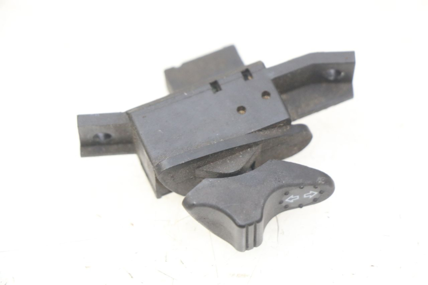 photo de INTERRUPTOR DE INTERMITENTES PIAGGIO VESPA LX 2T 50 (2005 - 2013) - Detalle de la pieza