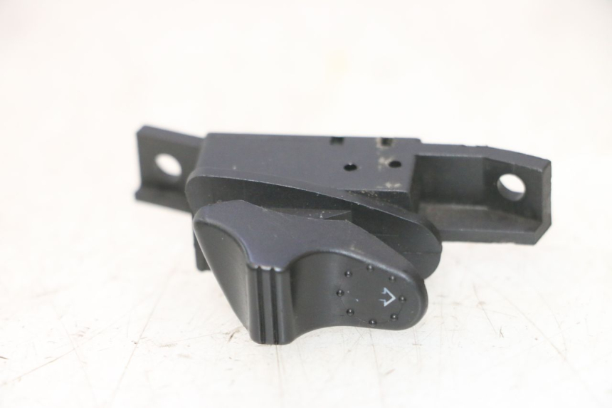 photo de INTERRUPTOR DE INTERMITENTES PIAGGIO VESPA LX 2T 50 (2005 - 2013) - Vista principal