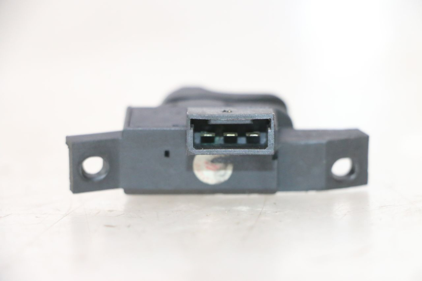 photo de INTERRUPTOR DE INTERMITENTES PIAGGIO VESPA LX 2T 50 (2005 - 2013) - Zoom estado de uso