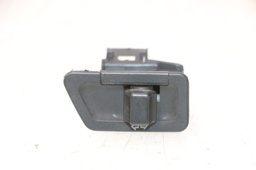 photo de INTERRUPTOR DE INTERMITENTES YAMAHA XMAX X-MAX 125 (2006 - 2009) - Vista principal