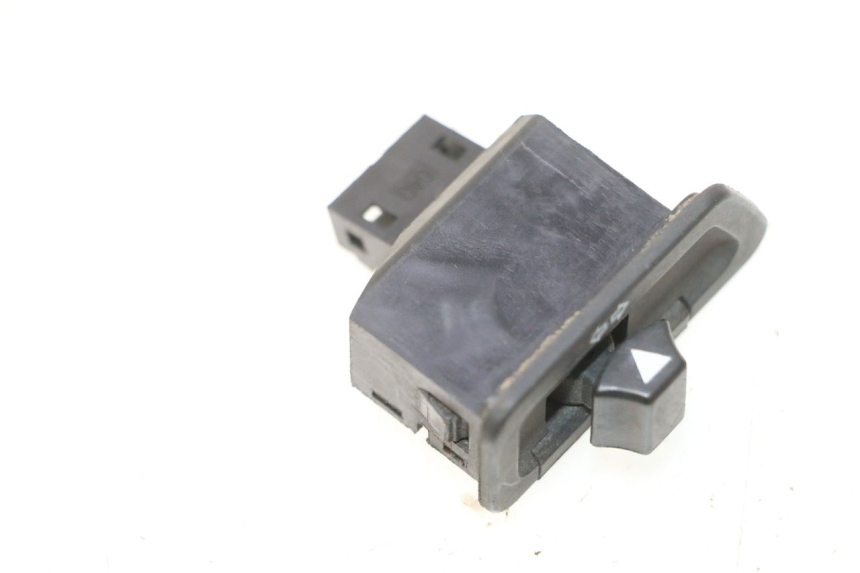 photo de INTERRUPTOR DE INTERMITENTES YAMAHA XMAX X-MAX 125 (2006 - 2009) - Detalle de la pieza