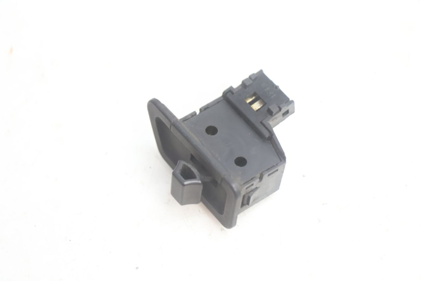 photo de INTERRUPTOR DE INTERMITENTES YAMAHA XMAX X-MAX 125 (2006 - 2009) - Zoom estado de uso