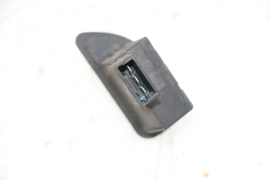 photo de CONMUTADOR INTERMITENTE PIAGGIO X8 125 (2004 - 2007) - Zoom estado de uso