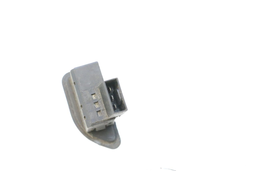photo de INTERRUPTOR DE INTERMITENTES. PIAGGIO ZIP 4T 50 (2018 - 2020) - Zoom estado de uso