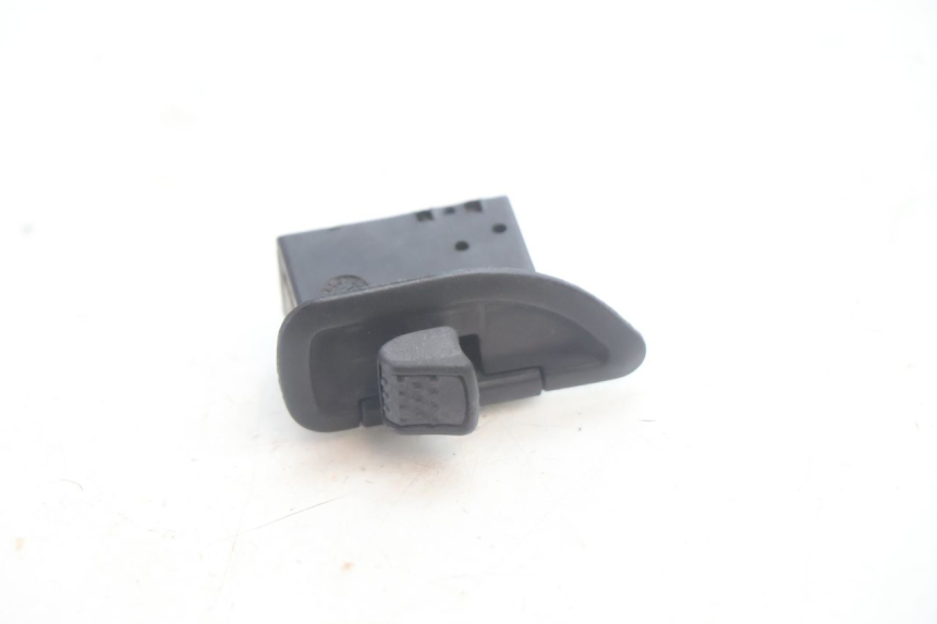 photo de CONMUTADOR INTERMITENTE PIAGGIO ZIP 4T 50 (2006 - 2017) - Detalle de la pieza