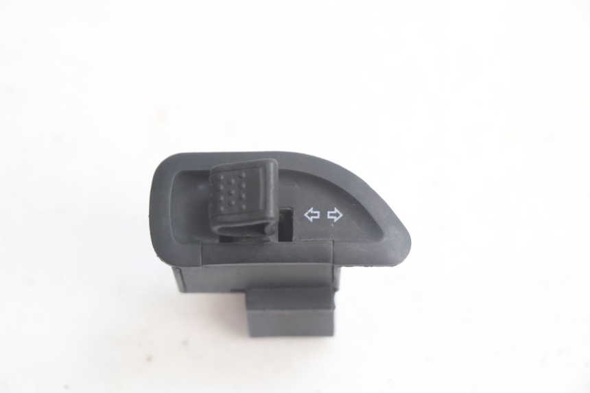 photo de CONMUTADOR INTERMITENTE PIAGGIO ZIP IGET 4T 50 (2021 - 2023) - Vista principal