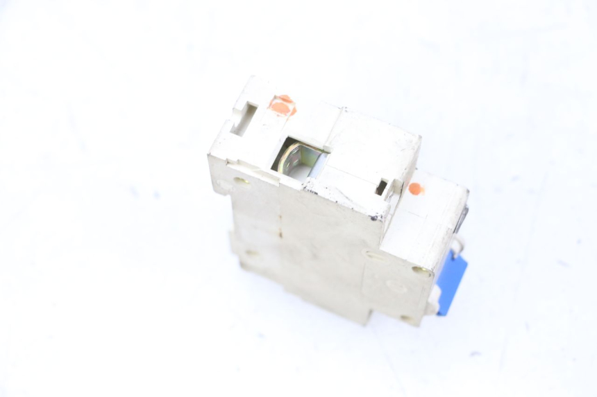 photo de CONMUTADOR CONTACTO COPA EFUN PUSA 1 - Otra perspectiva