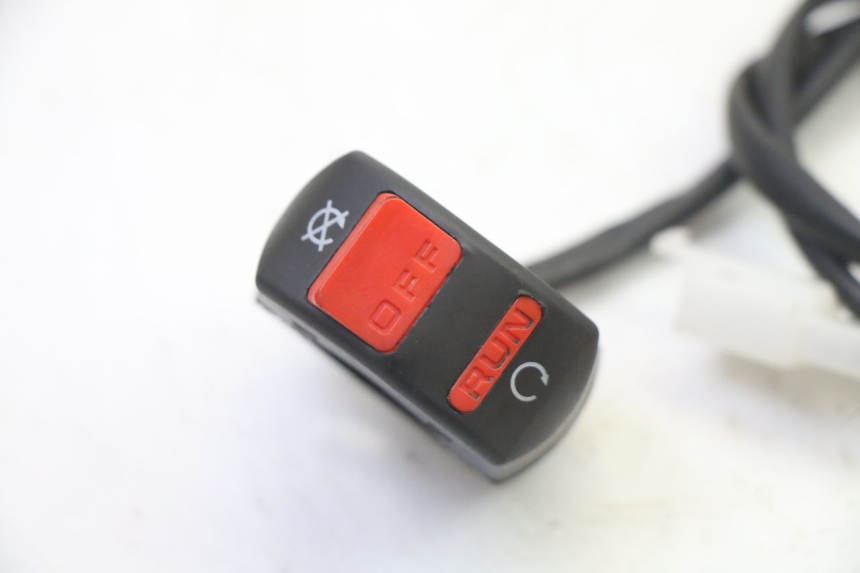 photo de INTERRUPTOR DE ENCENDIDO APOLLO RFZ 125 - Zoom estado de uso