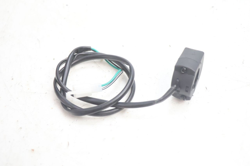 photo de INTERRUPTOR DE ENCENDIDO APOLLO RFZ 150 - Otra perspectiva