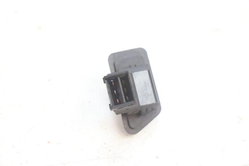 photo de CONMUTADOR CONTACTO COPA JM MOTORS SANTANA EVO 50 (2024 - 2026) - Primer plano técnico