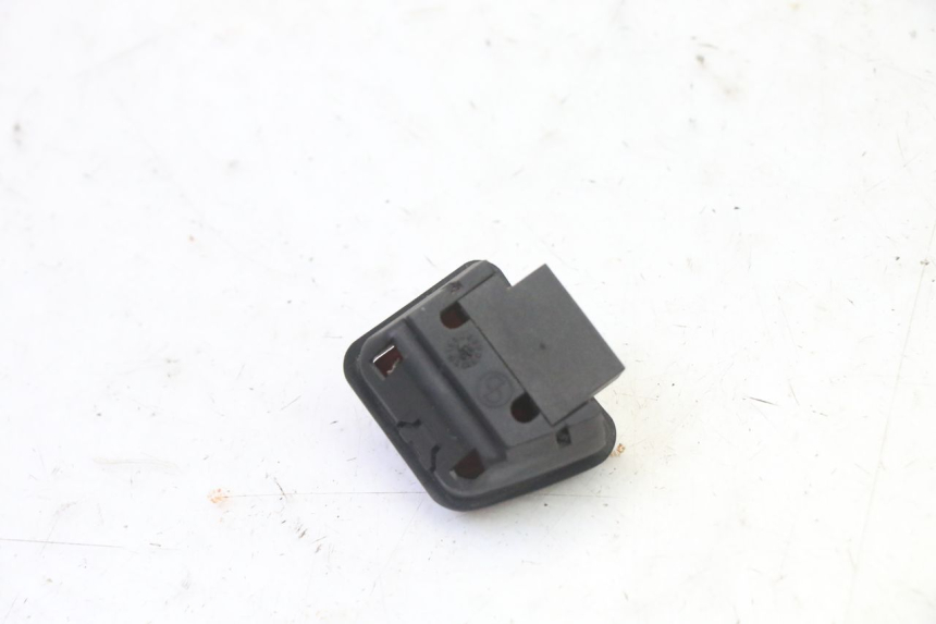 photo de INTERRUPTOR DE ENCENDIDO PIAGGIO X9 EVOLUTION 125 (2003 - 2007) - Otra perspectiva
