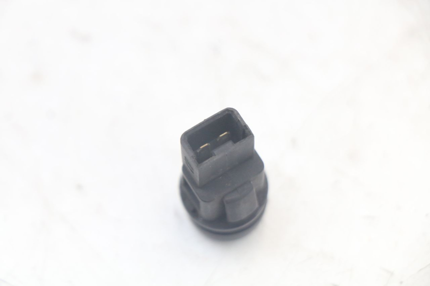 photo de INTERRUPTOR DE ARRANQUE PIAGGIO LIBERTY 125 (2009 - 2013) - Otra perspectiva