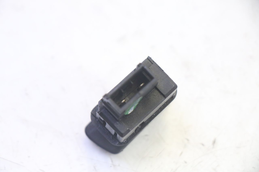 photo de CONMUTADOR ARRANQUE PIAGGIO MP3 RL 250 (2006 - 2010) - Otra perspectiva