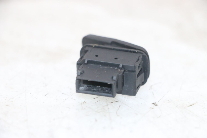 photo de INTERRUPTOR DE ARRANQUE PIAGGIO NEW TYPHOON 50 (2018 - 2021) - Zoom estado de uso