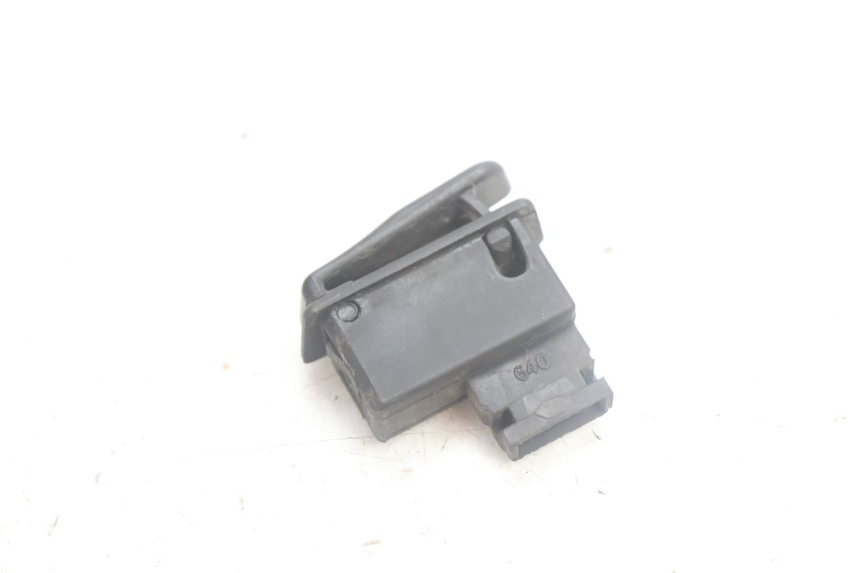 photo de INTERRUPTOR DE ARRANQUE YAMAHA XMAX X-MAX 125 (2006 - 2009) - Zoom estado de uso
