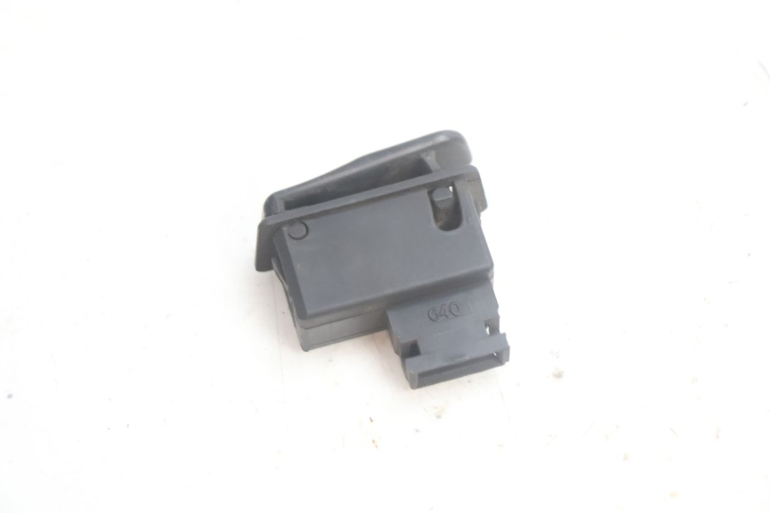 photo de INTERRUPTOR DE ARRANQUE YAMAHA XMAX X-MAX 125 (2006 - 2009) - Zoom estado de uso
