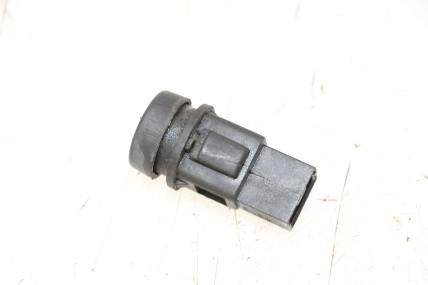 photo de INTERRUPTOR DE ARRANQUE PIAGGIO XEVO - X EVO 125 (2007 - 2017) - Zoom estado de uso