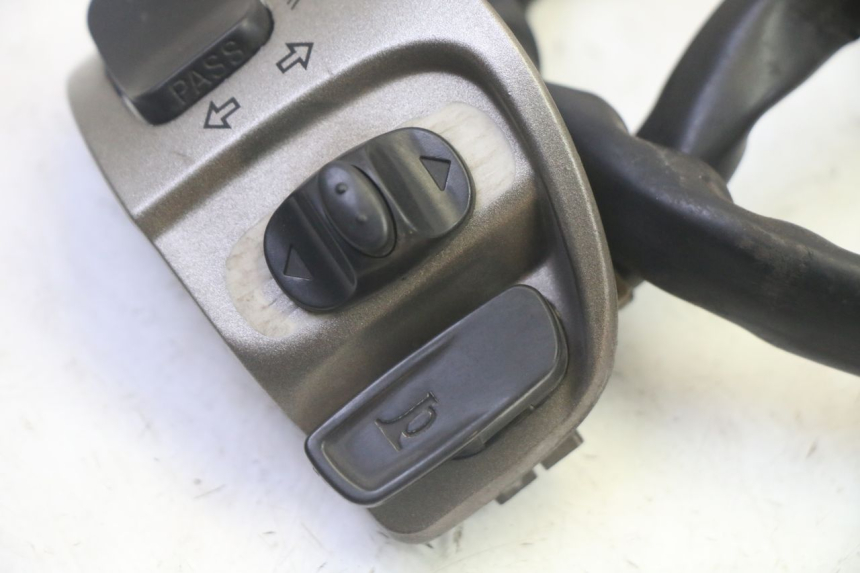 photo de CONMUTADOR DERECHA QUADRO 4 4D 350 (2015 - 2018) - Zoom estado de uso