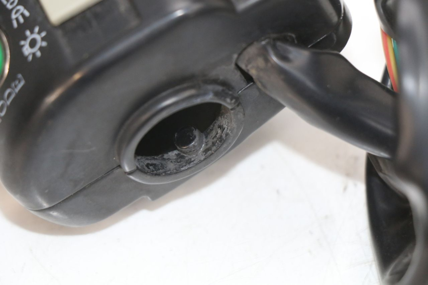 photo de Interruptor de dirección E-MAX 80L 1 (2011 - 2014) - Detalles de los puntos de fijación