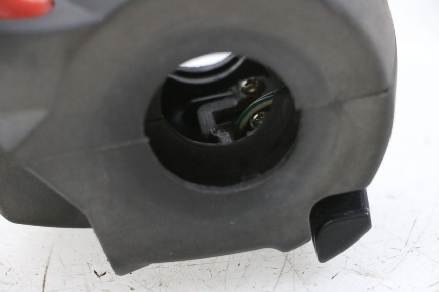 photo de CONMUTADOR DERECHA ADIVA AD3 300 (2014 - 2020) - Detalle de la pieza