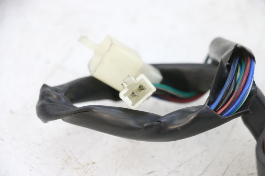 photo de CONMUTADOR DERECHA ADIVA AD3 300 (2014 - 2020) - Detalles de los puntos de fijación